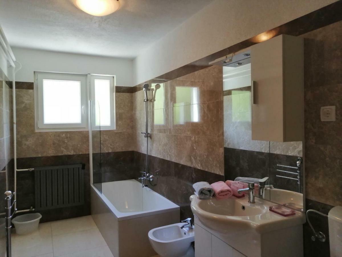 Apartments Sara Labin  Ngoại thất bức ảnh